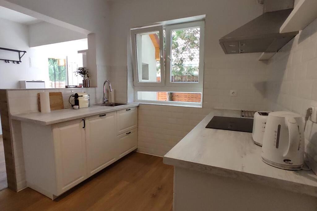 Flora House 3 Minutes From Lake Balaton Keszthely Bagian luar foto